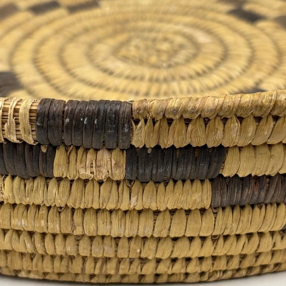 SW Papago Coiled‎ Yucca Basket Tray 1960s Native American Geometric 14 in